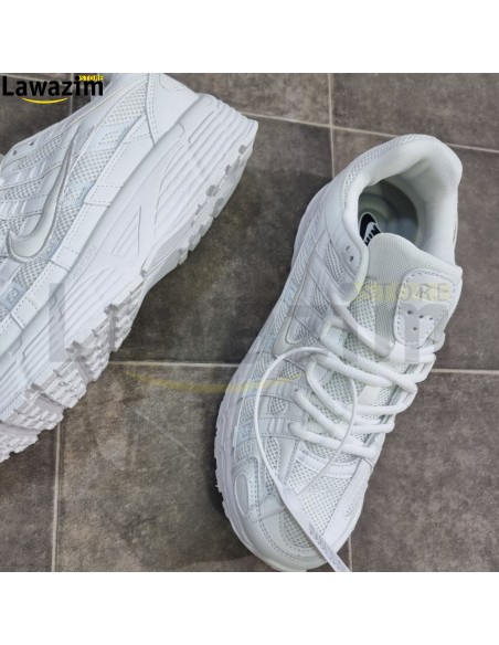 حذاء رياضي أنيق يجمع بين بتصميم عصري وألوان ناعمةDes baskets élégantes alliant confort et légèreté, avec des couleurs douces