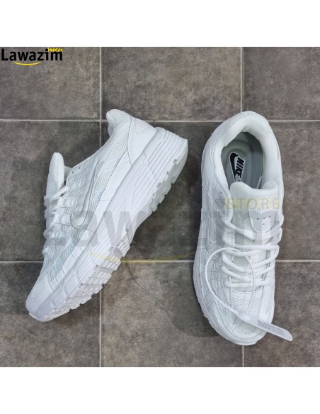 حذاء رياضي أنيق يجمع بين بتصميم عصري وألوان ناعمةDes baskets élégantes alliant confort et légèreté, avec des couleurs douces