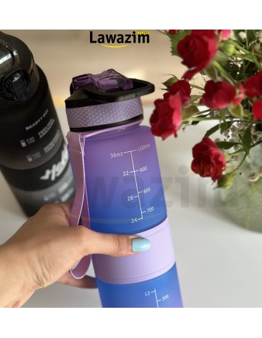 زجاجة المياه البلاستيكية منhello العملية Bouteille d’eau en plastique Hello légère, élégante, pratique