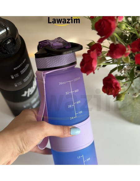 زجاجة المياه البلاستيكية منhello العملية Bouteille d’eau en plastique Hello légère, élégante, pratique